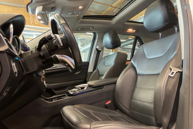 Mercedes-Benz GLE 9