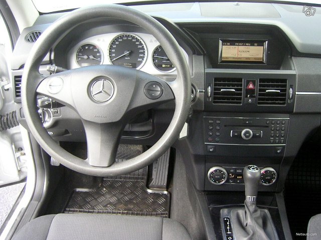 Mercedes-Benz GLK 8