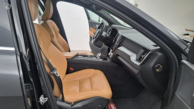 Volvo XC60 13