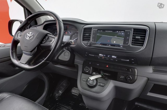 Toyota Proace 11