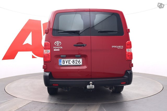 Toyota Proace 5