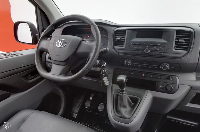 Toyota Proace 11