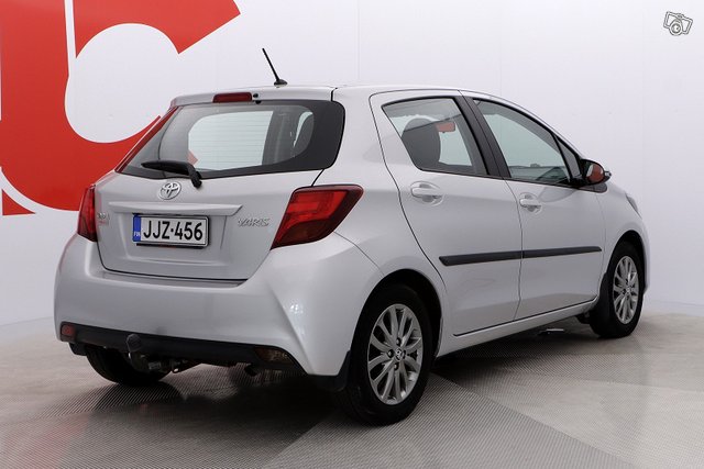 Toyota Yaris 5