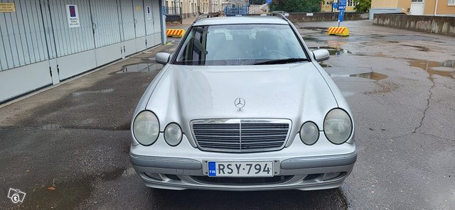 Mercedes-Benz E-sarja 1