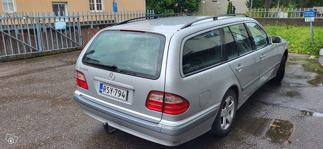 Mercedes-Benz E-sarja 2