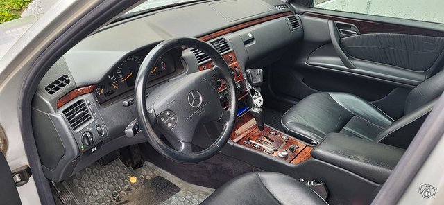 Mercedes-Benz E-sarja 4