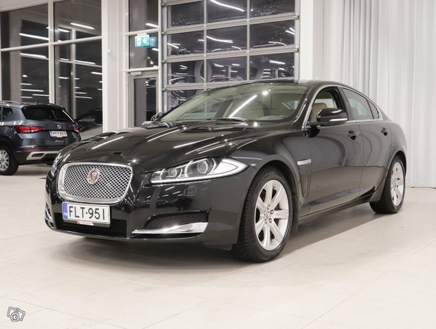 Jaguar XF 4