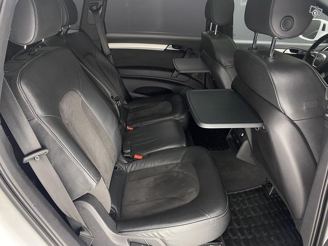 Audi Q7 9
