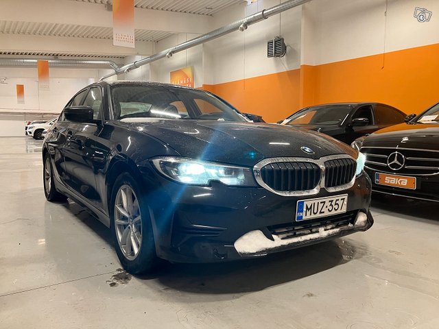 BMW 330