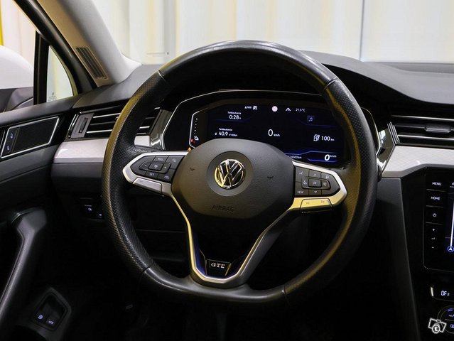 Volkswagen Passat 11