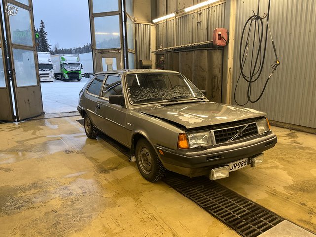 Volvo 340, kuva 1
