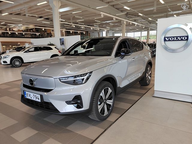 VOLVO C40