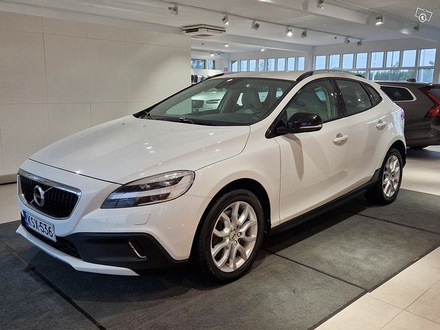 VOLVO V40 Cross Country