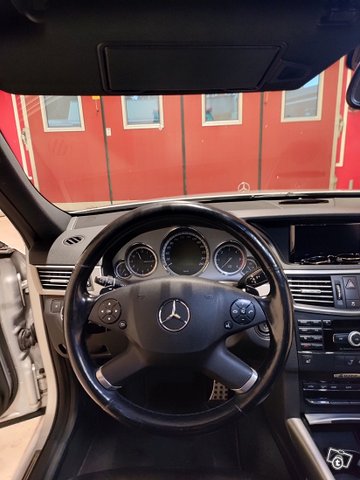 Mercedes-Benz E 350 8