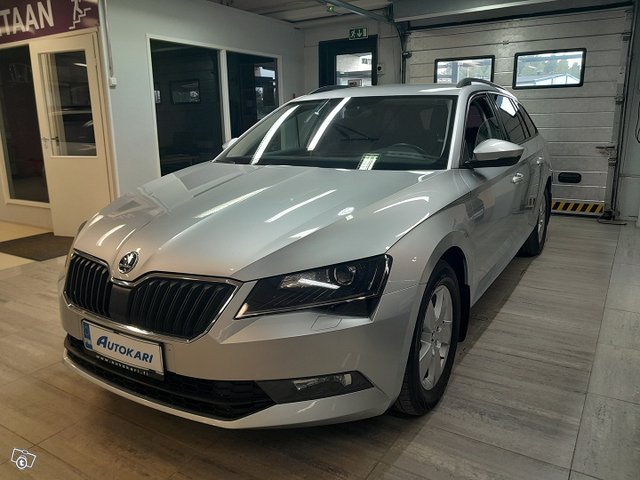 SKODA Superb 3