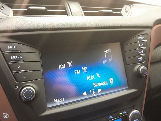 TOYOTA Avensis 8