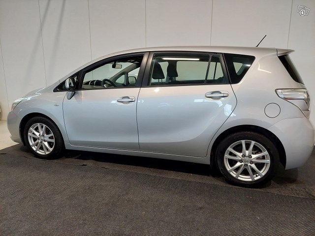 Toyota Verso 9