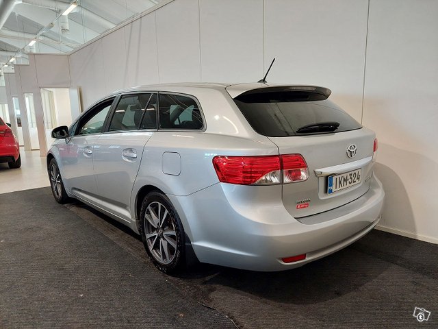 Toyota Avensis 4
