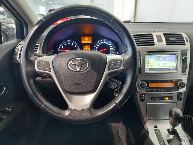 Toyota Avensis 13