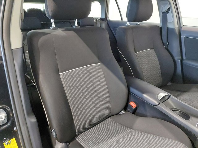 TOYOTA AVENSIS 11