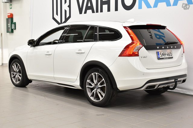 Volvo V60 Cross Country 5