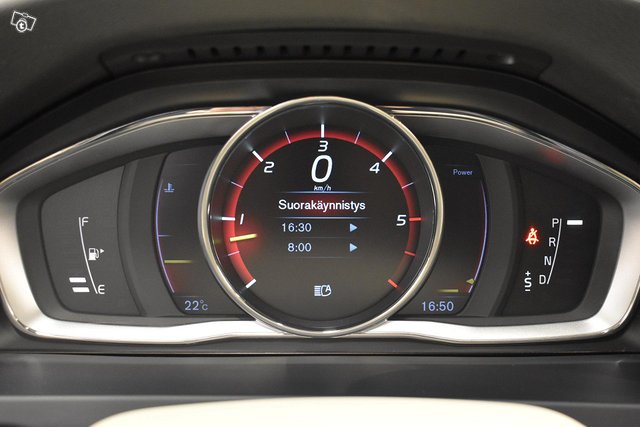 Volvo V60 Cross Country 17