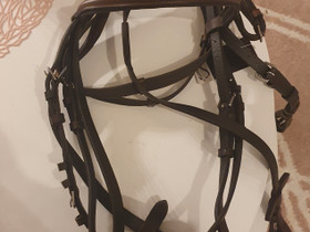 Pony koon suitset ohjineen, pony koon heijastin, Muut hevostarvikkeet, Hevoset ja hevosurheilu, Pori, Tori.fi Pony koon suitset ohjineen, pony koon heijastin, Muut hevostarvikkeet, Hevoset ja hevosurheilu, Pori, Tori.fi