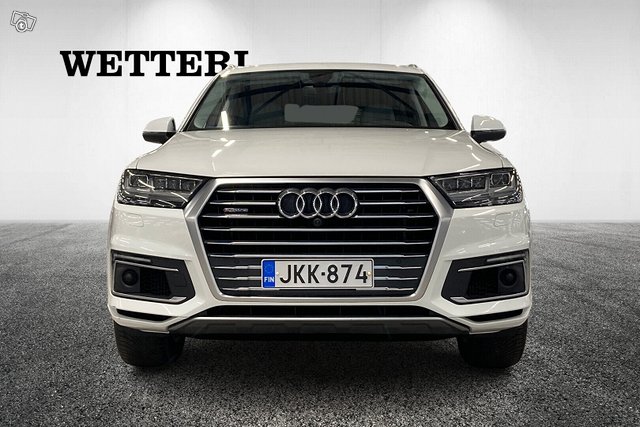 Audi Q7 5