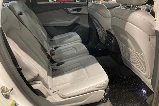 Audi Q7 13