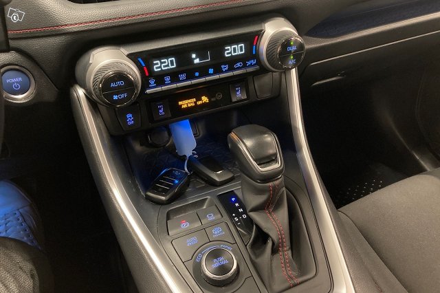 TOYOTA RAV4 PLUG-IN 13