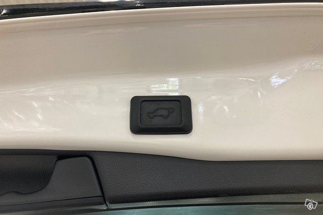 TOYOTA RAV4 PLUG-IN 19