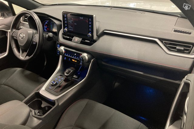 TOYOTA RAV4 PLUG-IN 21