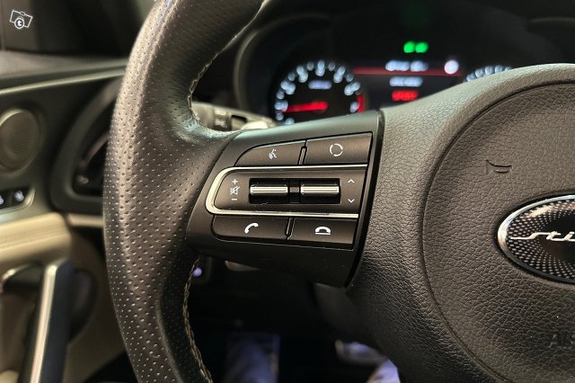 Kia STINGER 21