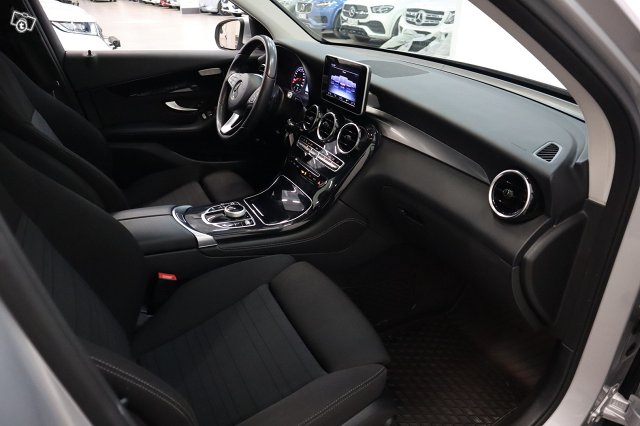 Mercedes-Benz GLC 11