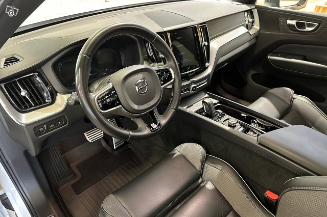 Volvo XC60 9
