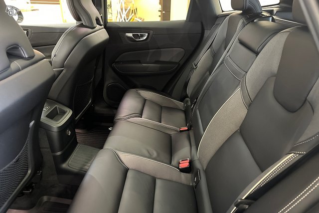 Volvo XC60 11