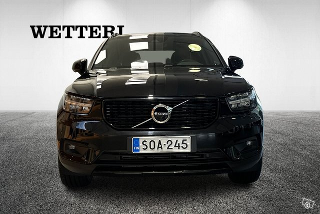 Volvo XC40 3