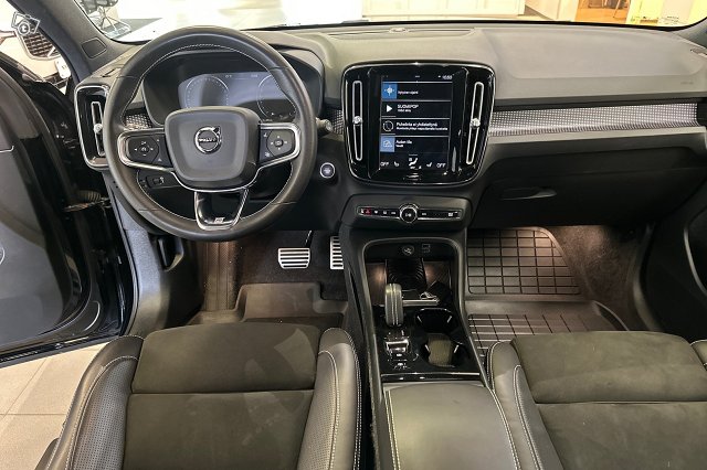 Volvo XC40 10