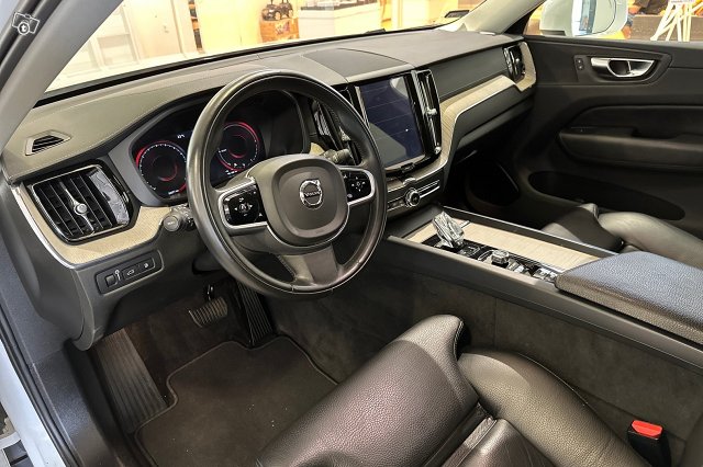 VOLVO XC60 7