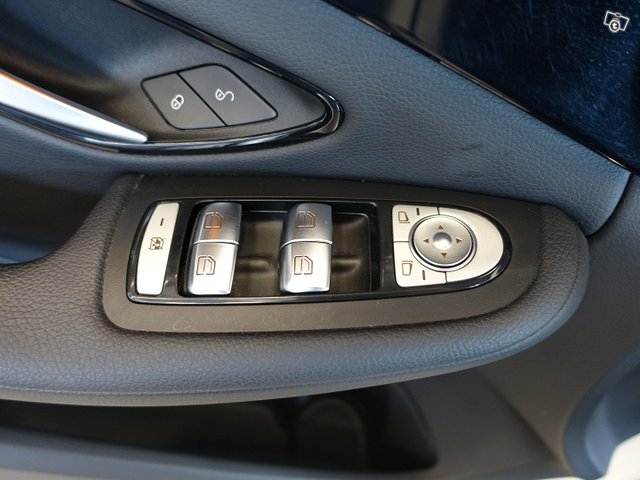MERCEDES-BENZ C 18
