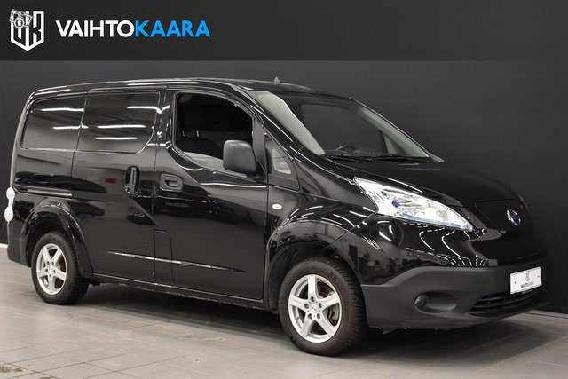 Nissan E-NV200 9