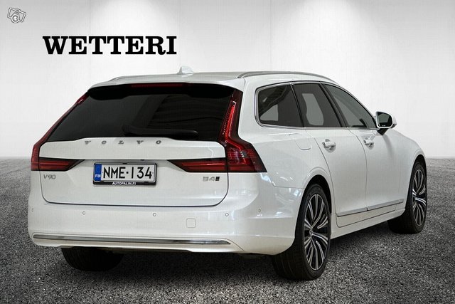 Volvo V90 4