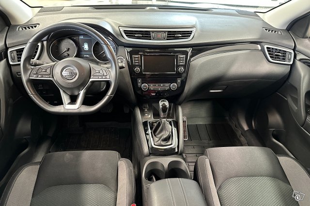 Nissan QASHQAI 10