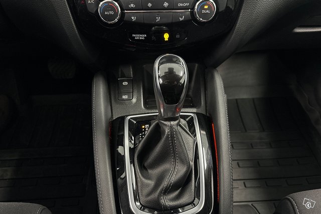 Nissan QASHQAI 11