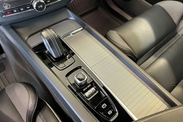 VOLVO XC60 14