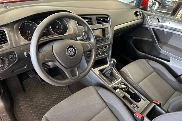 Volkswagen GOLF 9