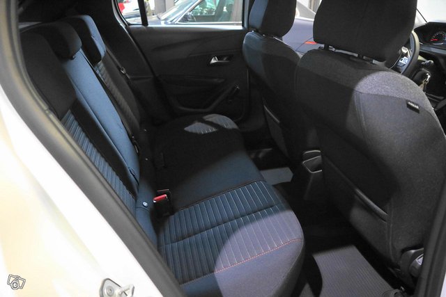 Peugeot 208 12