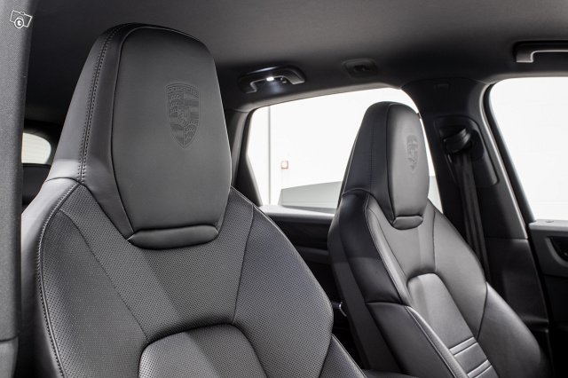 Porsche Cayenne 13