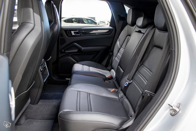 Porsche Cayenne 19