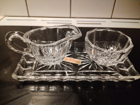 Kristalli sokerikko ja kermakko, Tarjoiluastiat, Keittiötarvikkeet ja astiat, Tampere, Tori.fi Kristalli sokerikko ja kermakko, Tarjoiluastiat, Keittiötarvikkeet ja astiat, Tampere, Tori.fi